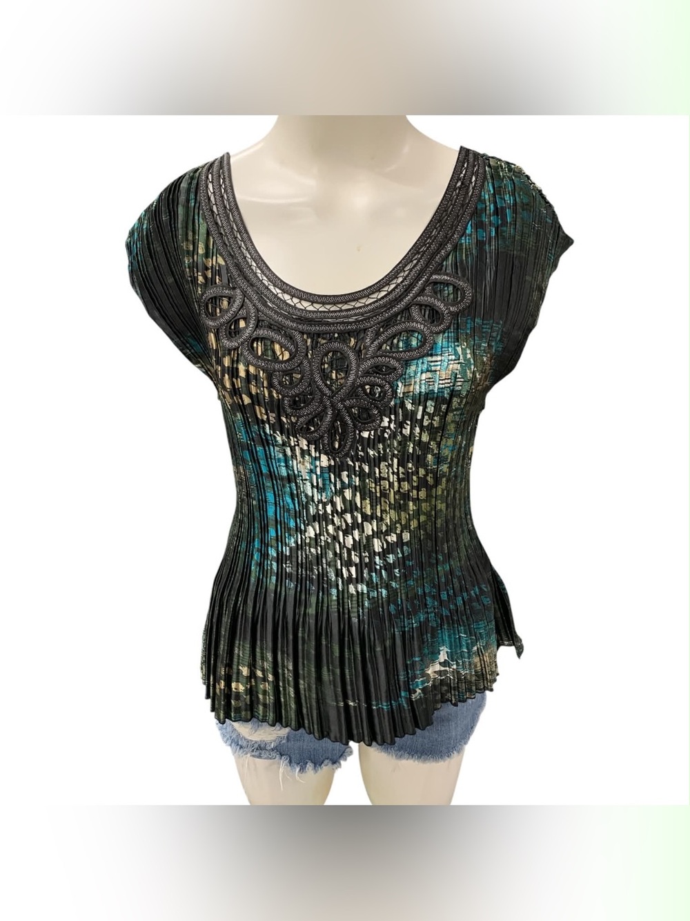 Ness Black Pleated Short Sleeve Blouse with Teal Accents Size M